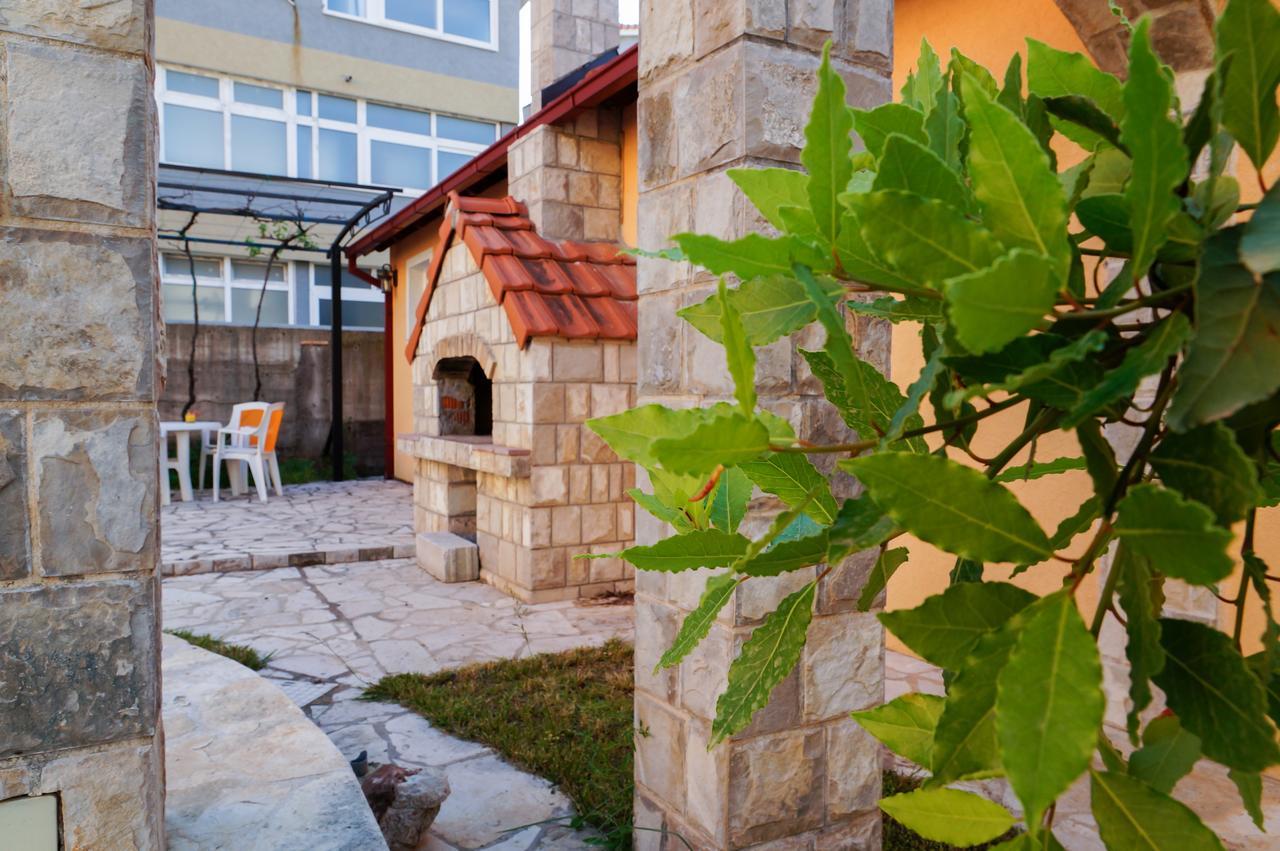 Apart Hotel Apple Cat Montenegro KO Bijela Buitenkant foto